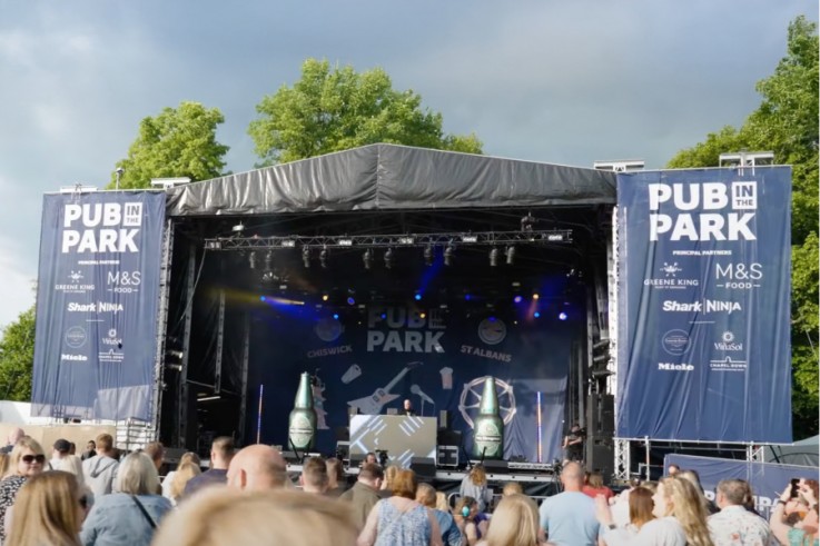 13m Stage Pub in the Park